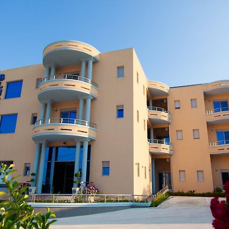 Hotel Blue Moon Улцинь Екстер'єр фото
