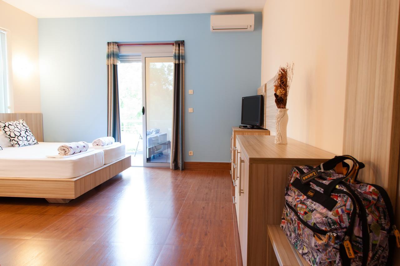 Hotel Blue Moon Улцинь Екстер'єр фото