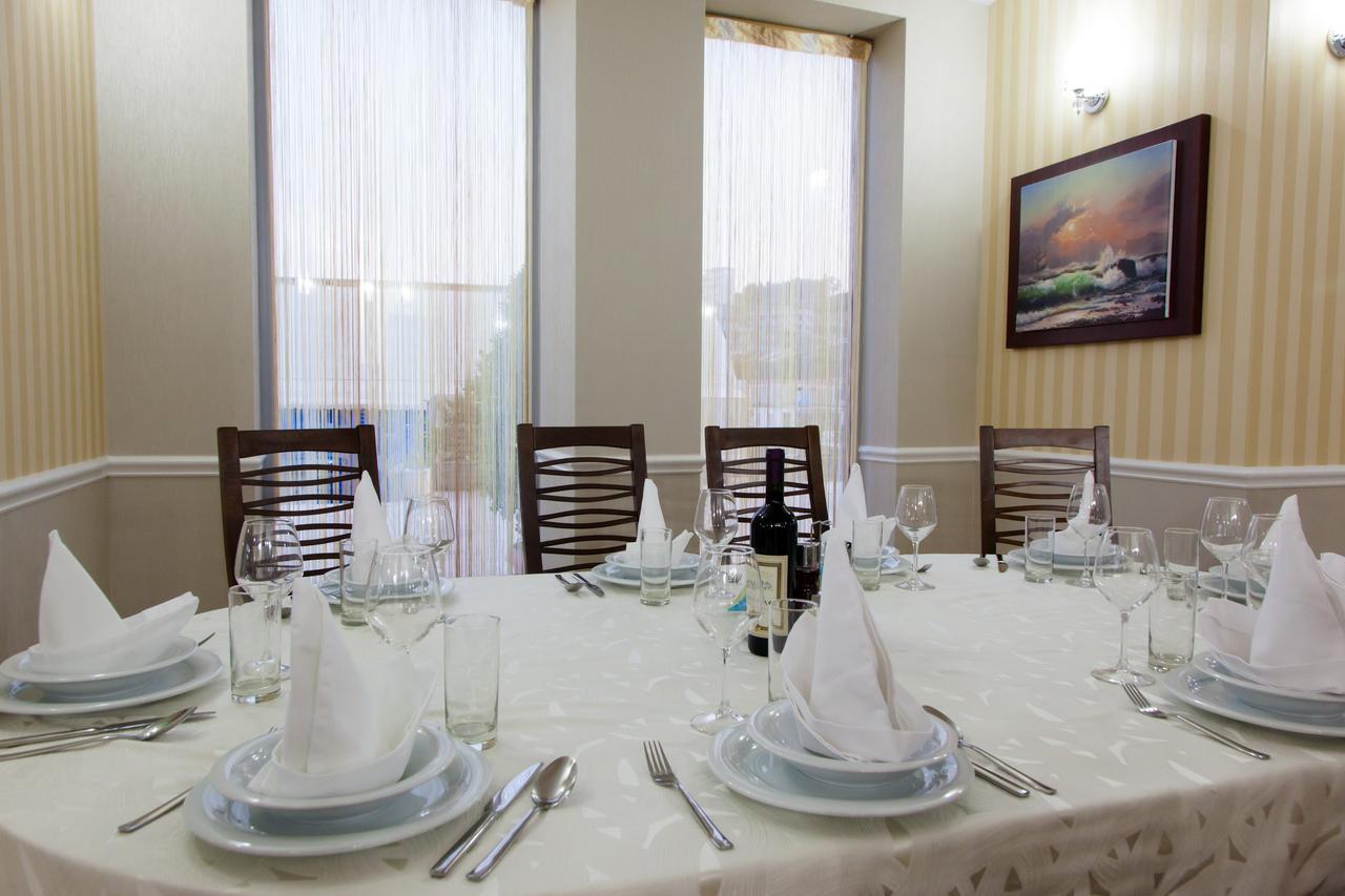 Hotel Blue Moon Улцинь Екстер'єр фото