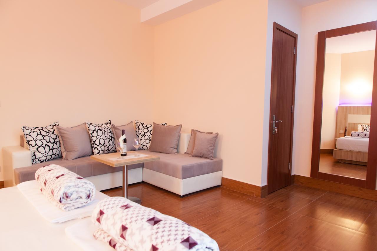 Hotel Blue Moon Улцинь Екстер'єр фото