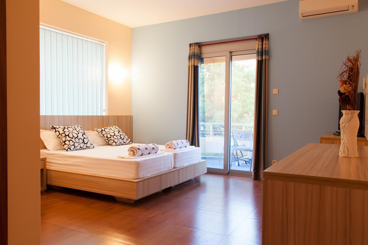 Hotel Blue Moon Улцинь Екстер'єр фото